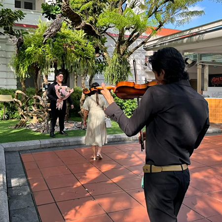 Book A Modern Violinist Singapore | Scarlett Entertainment