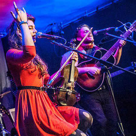 Groupe de musique folk gitan en 6 pièces