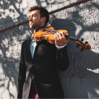 Contemporary Electric Violinist