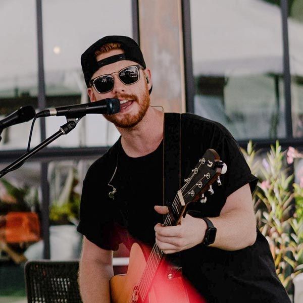 Guitariste acoustique en Floride