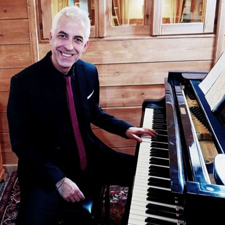 Luxury Solo Pianist Italy