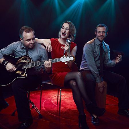 Female Led Acoustic Covers Trio