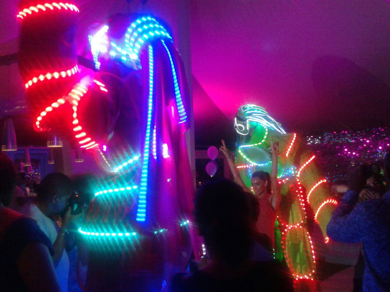 Avatar Light Show Ibiza | LED Stilt Character Ibiza | LED Walkabout Act ...