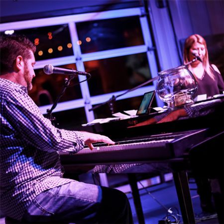 Dueling Pianos Show