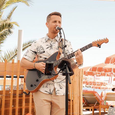 Acoustic Singer South of France