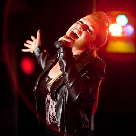 Female Vocalist Donna