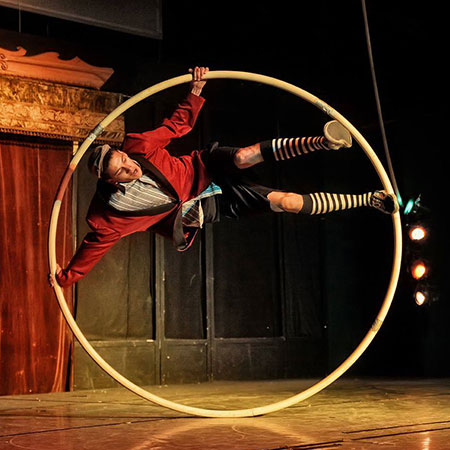 Artista Cyr Wheel Spagna