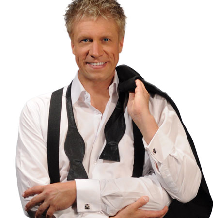 Magician Aaron Vegas