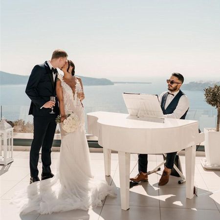 Pianist Santorini