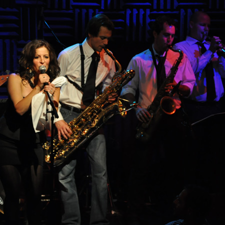 Amy et son groupe de musique de fête à NYC