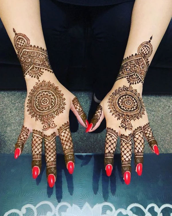 Book Henna Tattoo Artist - Henna Artist | Scarlett Entertainment