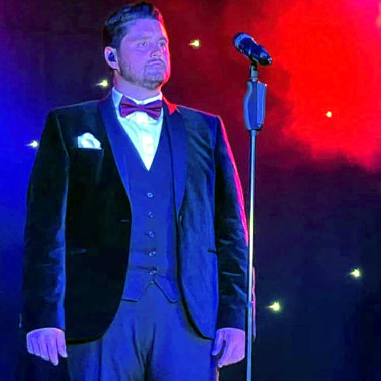 Book A Opera Tenor UK | Scarlett Entertainment