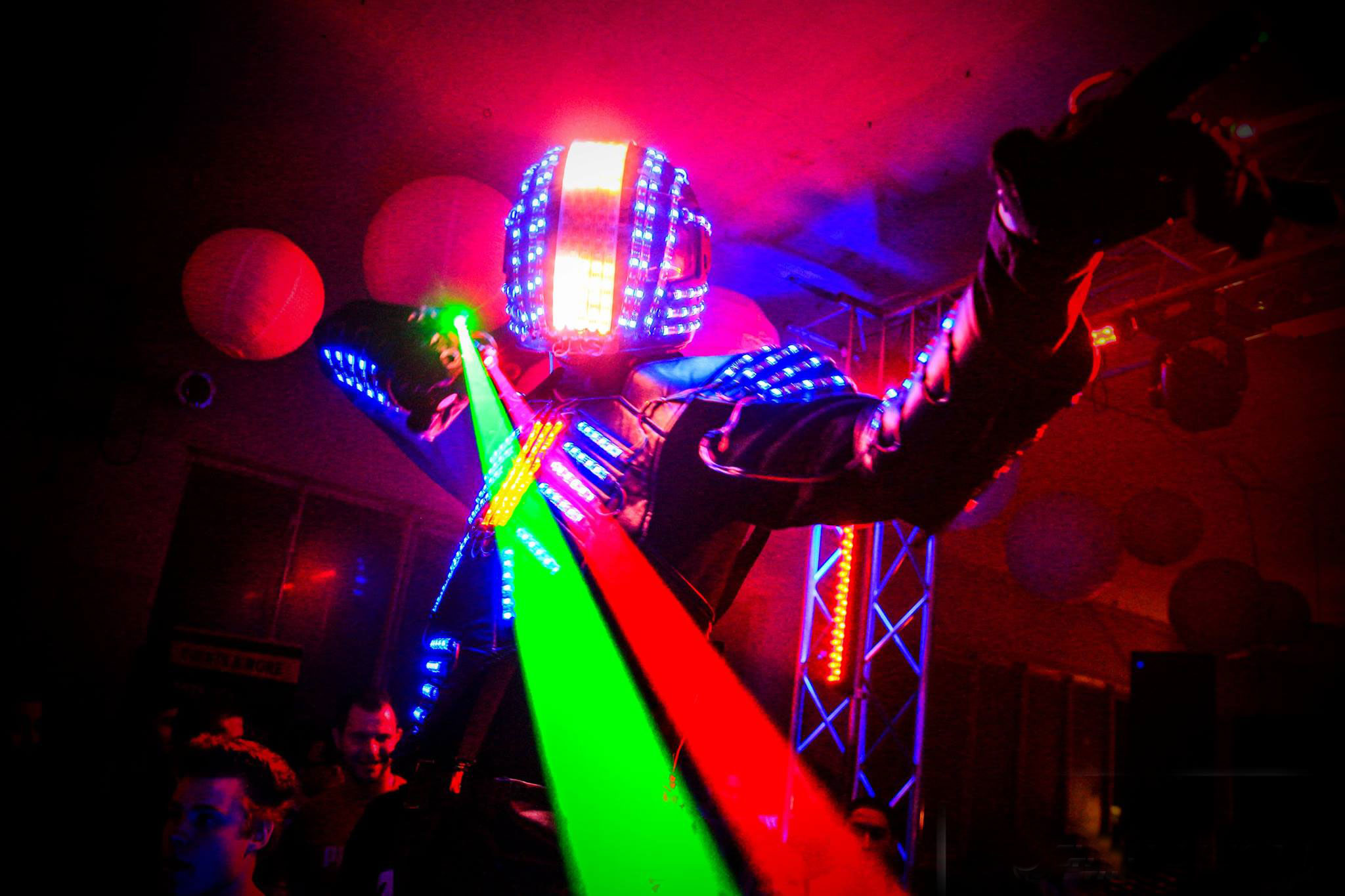 Sinceridad Dinámica erupción LED Show Robots - Club Entertainment | Scarlett Entertainment Germany