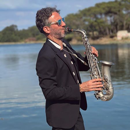 Joueur de saxophone en direct à Paris