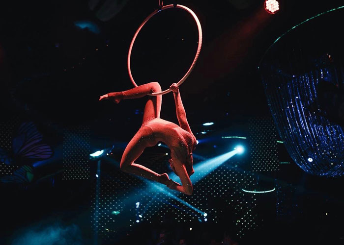 По словам кати репетиция праздничного концерта. X Factor Italia воздушные гимнасты.