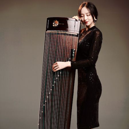 Guzheng Performer