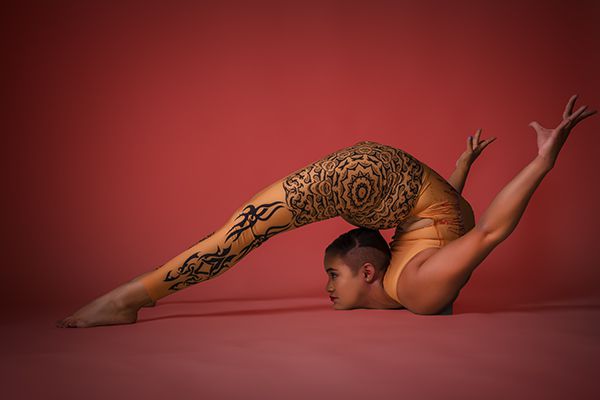 Book Contortion Circus Las Vegas | Scarlett Entertainment
