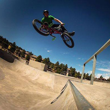 Spettacolo di BMX acrobatico