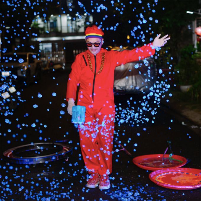 Neon Bubble Artist