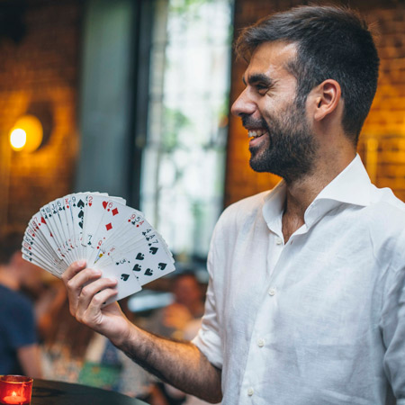 Close-Up Magician London