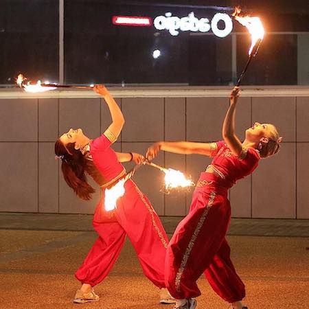 Bollywood Feuertänzer Duo