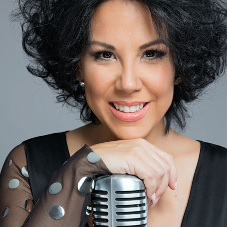 Sola Cantante Femminile Latina