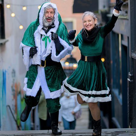 Bailando Santa y la Sra. Claus