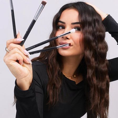 Maquilladora y estilista de cabello en Ontario