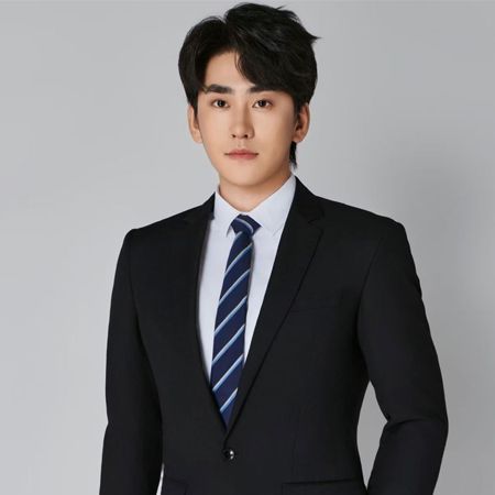 Anfitrión bilingüe mandarín-inglés