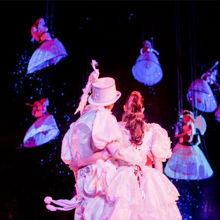 Spectacle aérien à thème de mariage