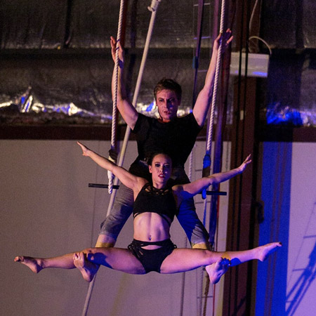 New Zealand Duo Trapeze - Book Aerial Shows