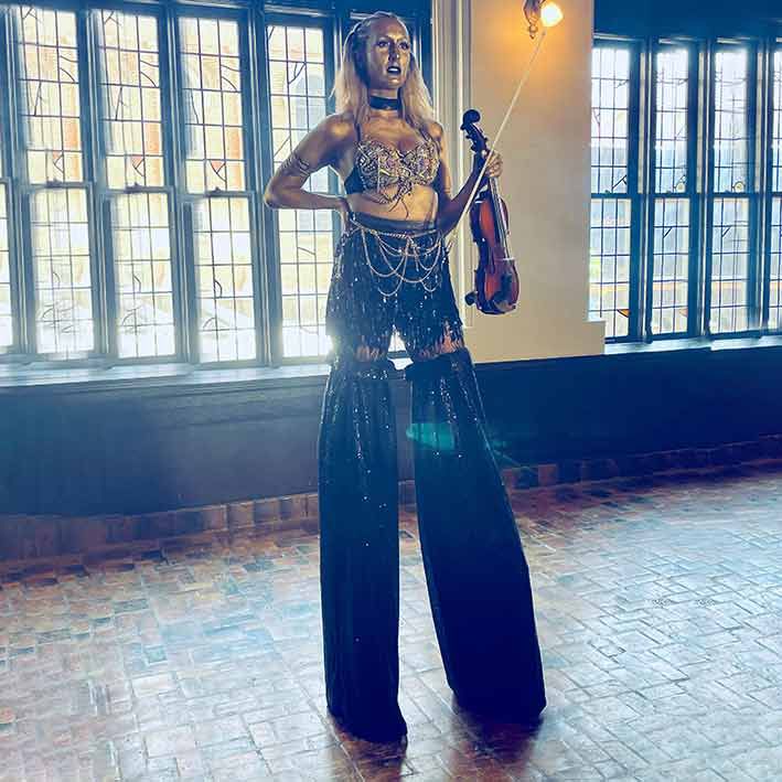 Violinista sui trampoli