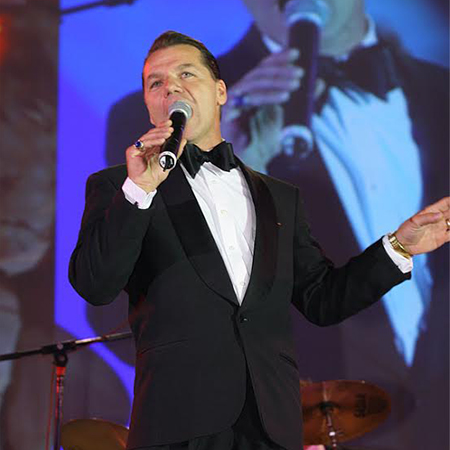 Cantante tributo a Frank Sinatra