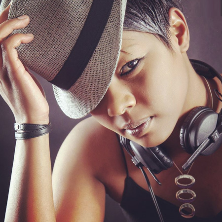 Female DJ Paris