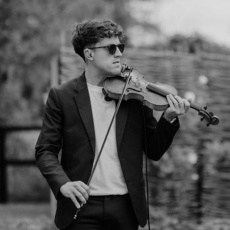 Live Looping Violinist