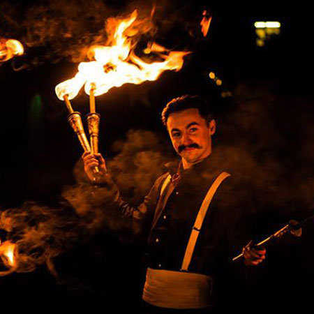 Duo artistique de feu à haute énergie