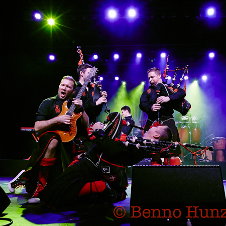 I Red Hot Chilli Pipers