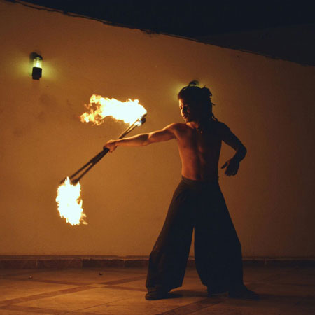 Dúo de artistas de fuego en Egipto