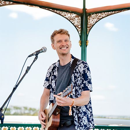 Loop Artist & Guitarist London
