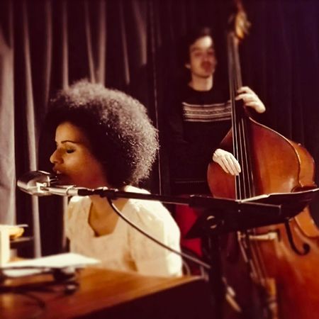 Jazz Singer & Pianist Paris