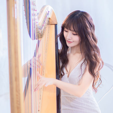 Shanghai Harpist