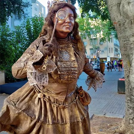 Statue de la Reine en bronze