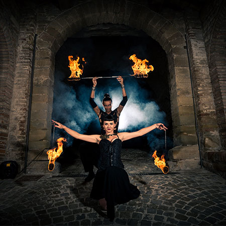 Duo de Feu Burlesque