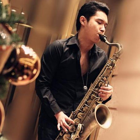 Saxophonist Jeff