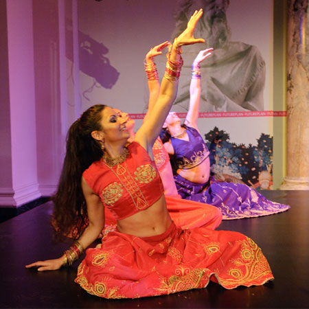 Indische Bollywood-Tänzer