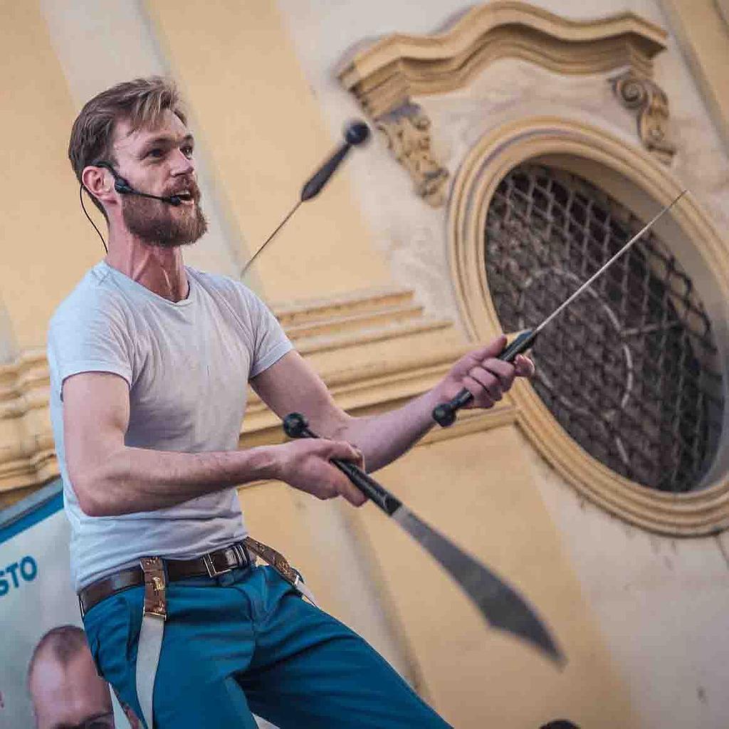 Un homme acte de cirque Royaume-Uni