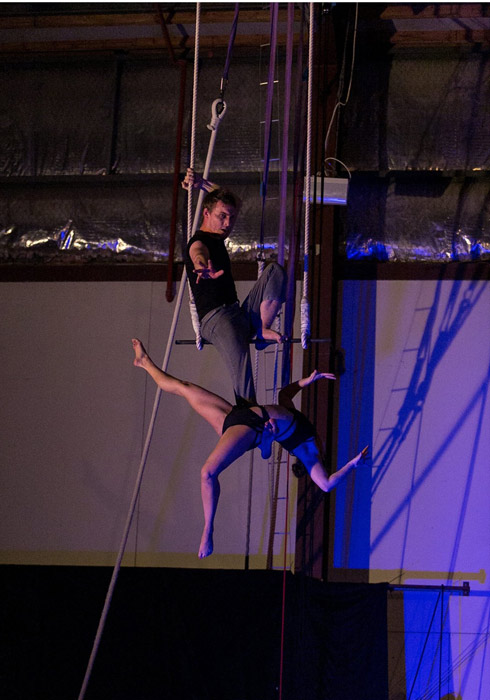 New Zealand Duo Trapeze - Book Aerial Shows