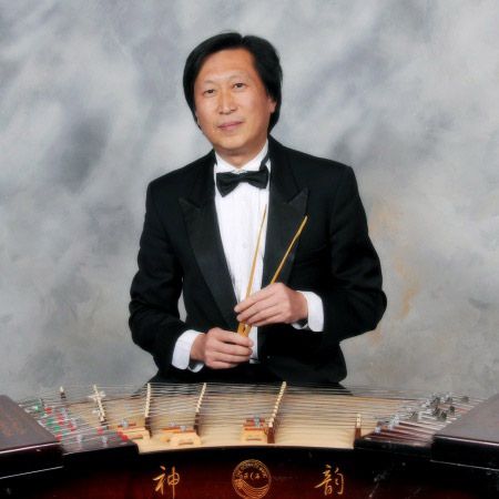 Chinesischer Dulcimer-Spieler