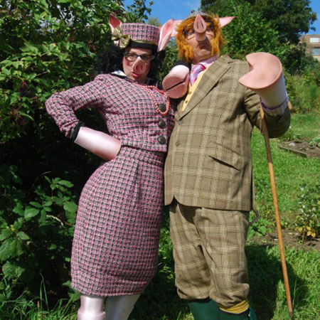 Comedy Walkabout Pigs