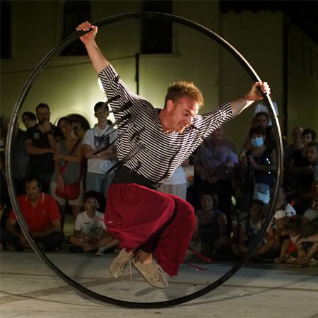 Cyr Wheel Performer Italy